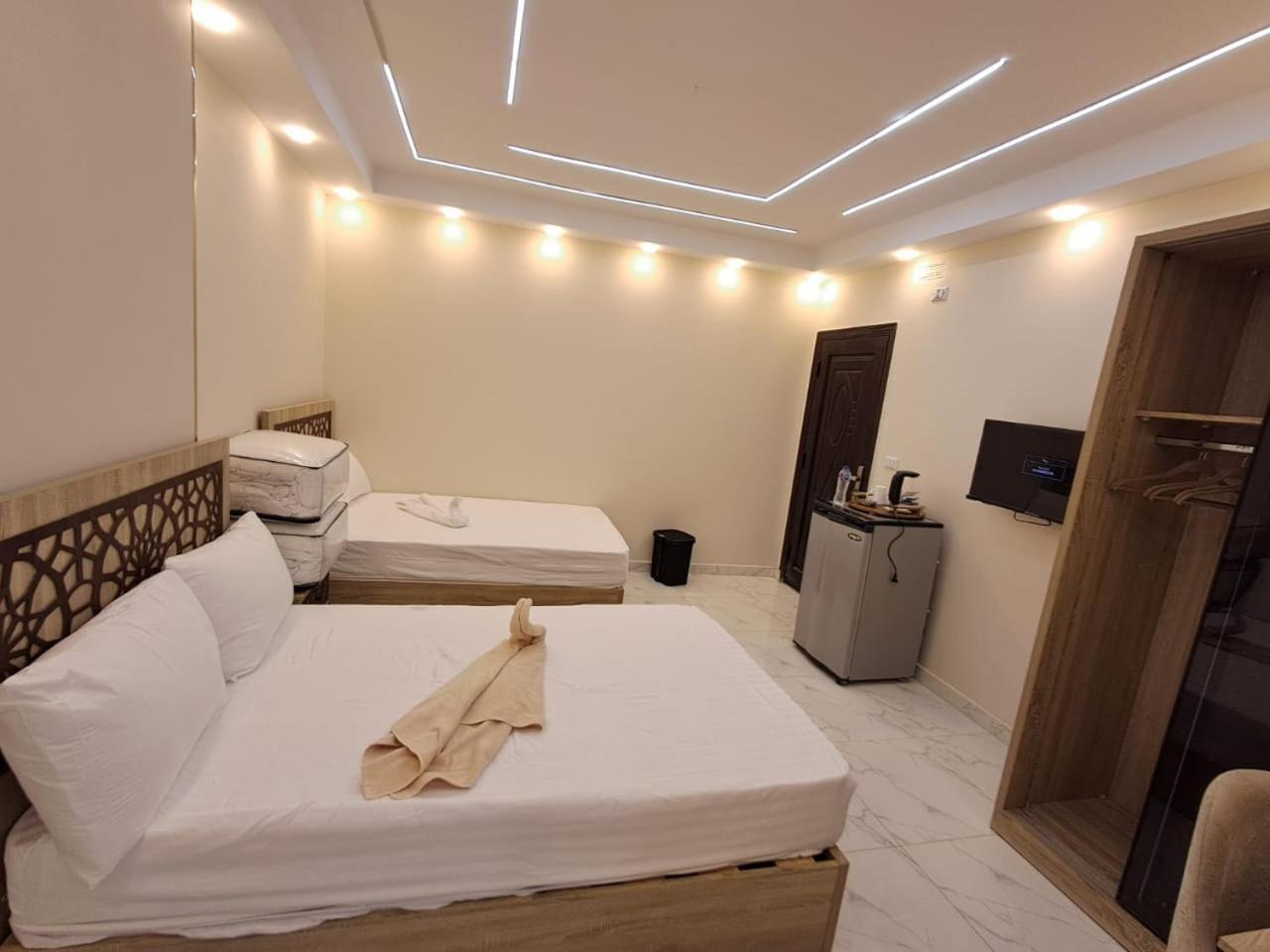 Pyramids East Inn Kafret el-Gabal Екстериор снимка