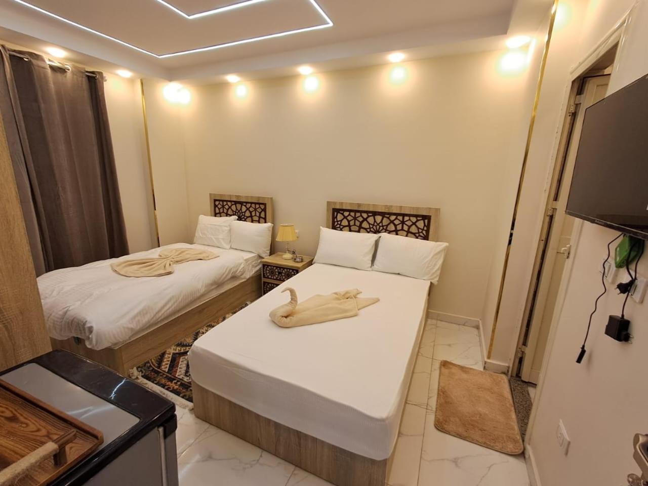 Pyramids East Inn Kafret el-Gabal Екстериор снимка