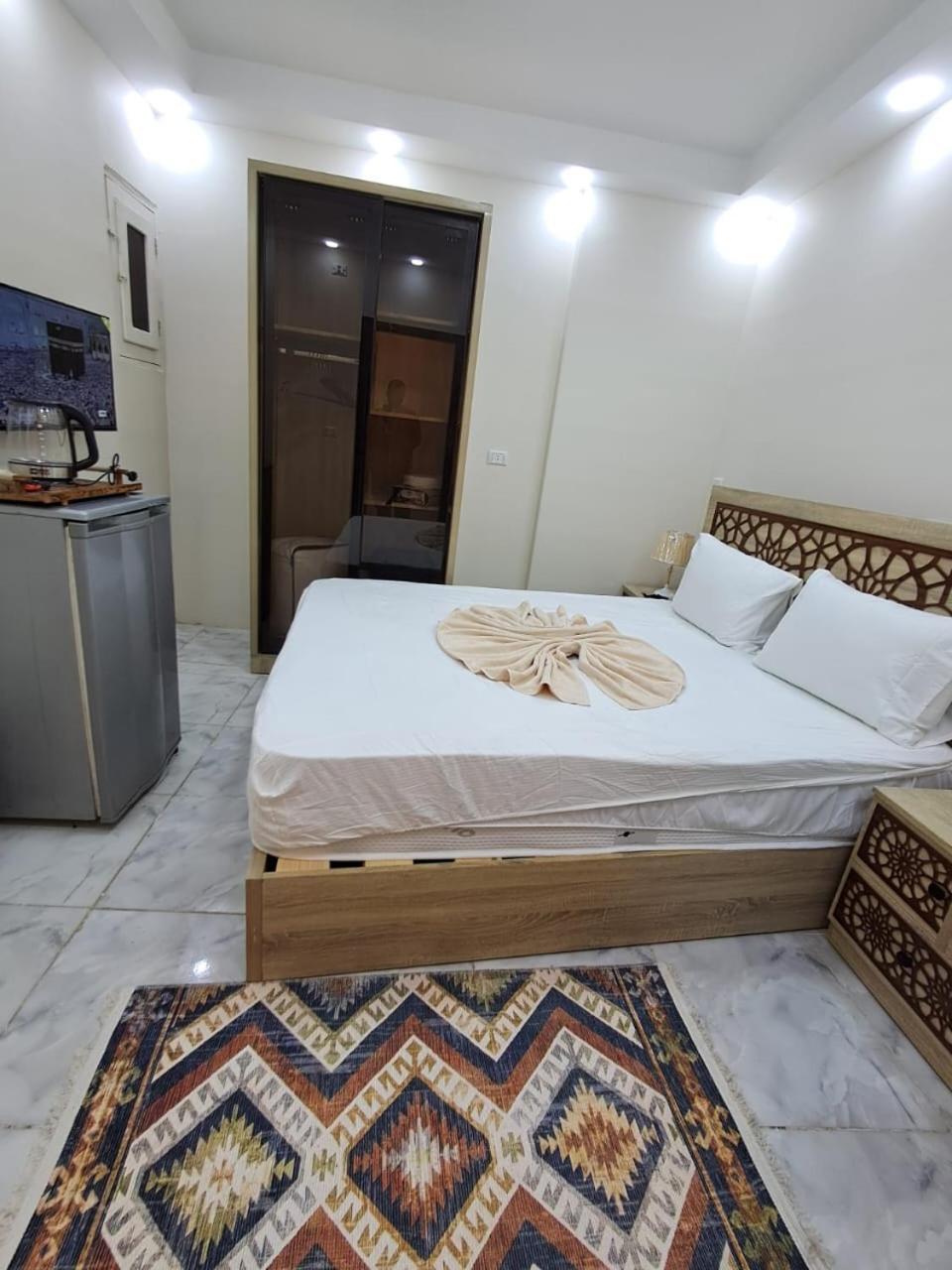 Pyramids East Inn Kafret el-Gabal Екстериор снимка