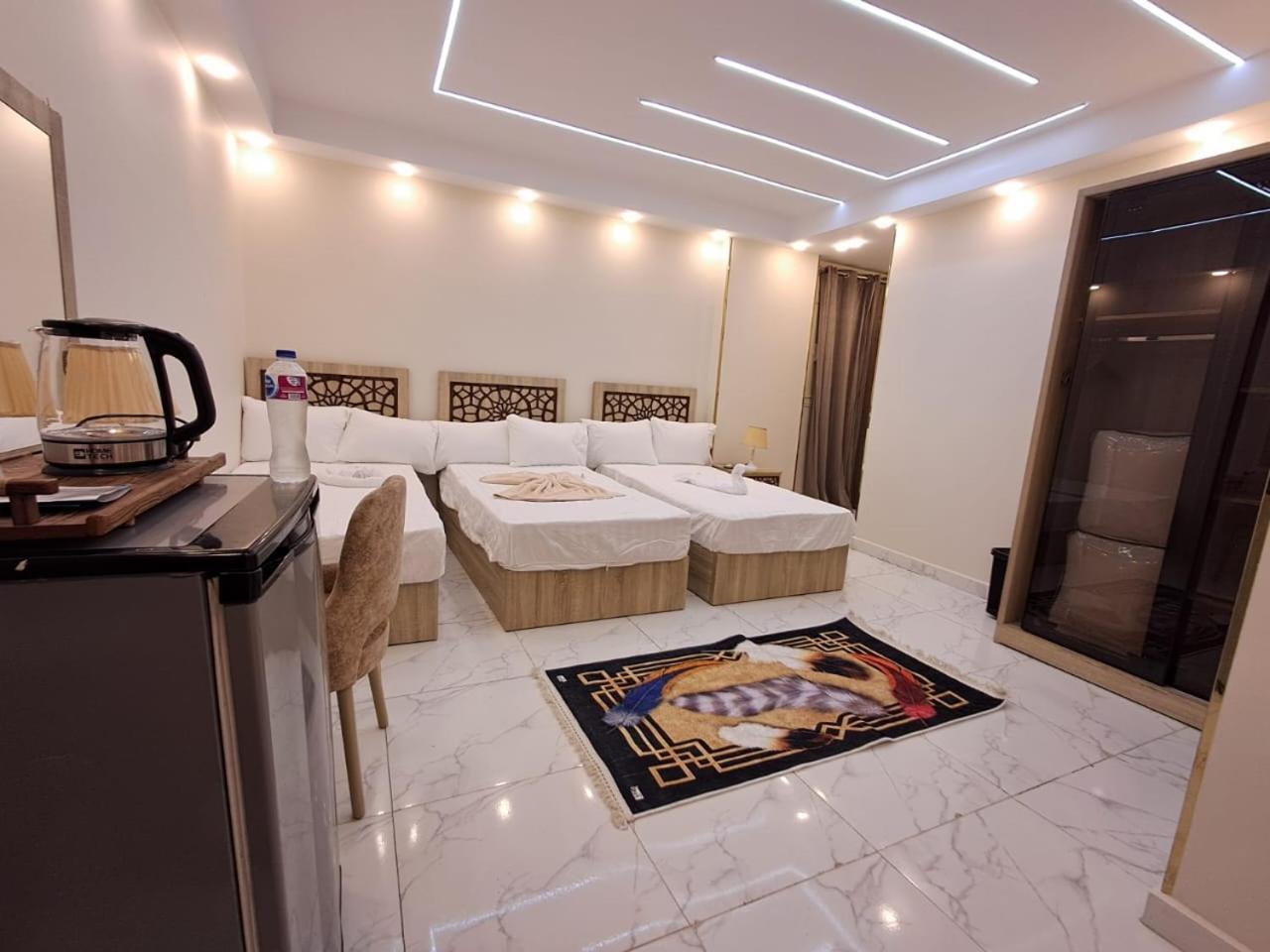 Pyramids East Inn Kafret el-Gabal Екстериор снимка