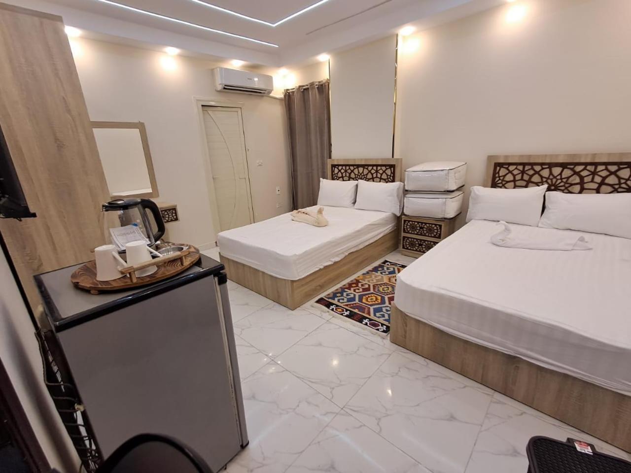 Pyramids East Inn Kafret el-Gabal Екстериор снимка