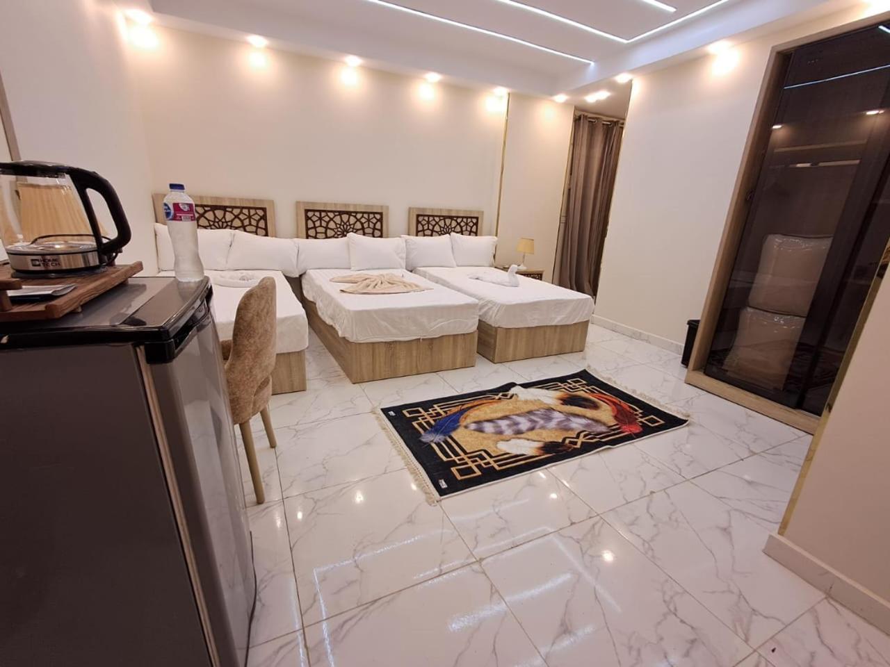 Pyramids East Inn Kafret el-Gabal Екстериор снимка