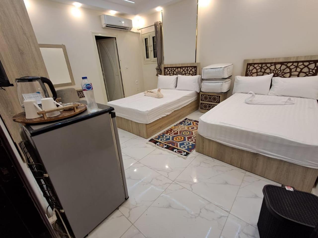 Pyramids East Inn Kafret el-Gabal Екстериор снимка