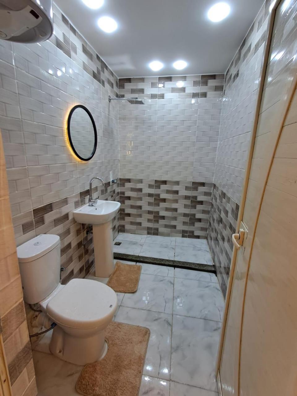 Pyramids East Inn Kafret el-Gabal Екстериор снимка
